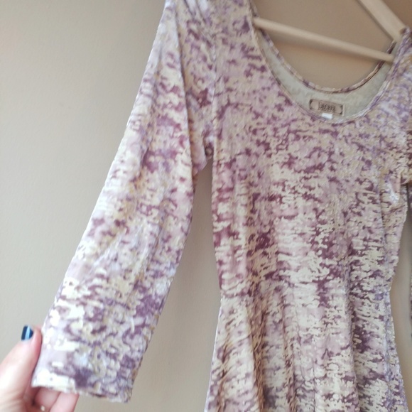 Decree Velour Peplum Top - Picture 2 of 5